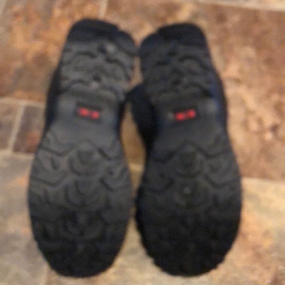 Shoes - Picture 4 of 4